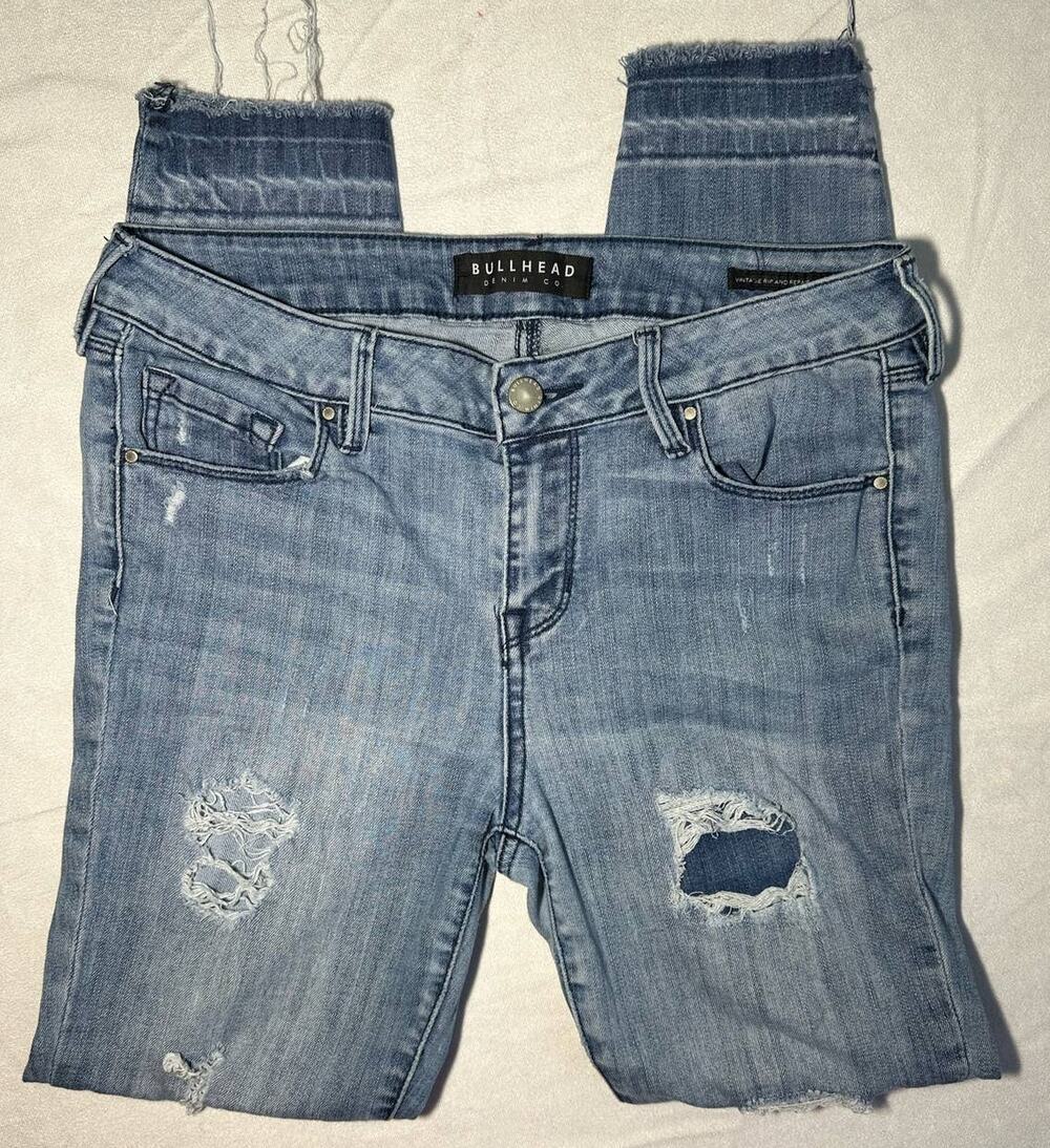 Bullhead Women's Skinny Distressed Jeans Light Wash Size 27